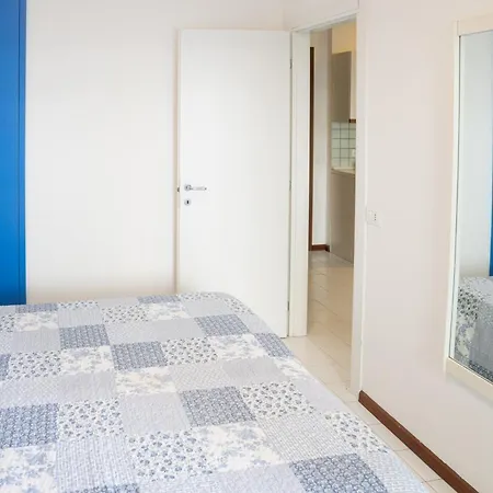 Appartamento Fronte Mare Con Piscina Mv5